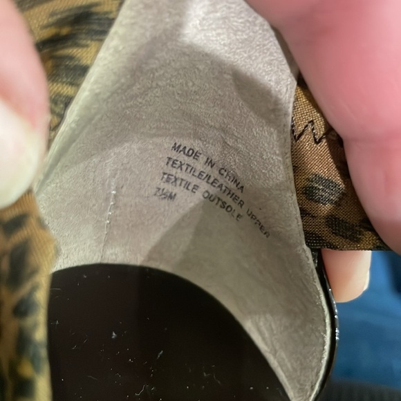 Michael Kors Cheetah Berkley T-Strap Heels Size 7.5 - Picture 8 of 16